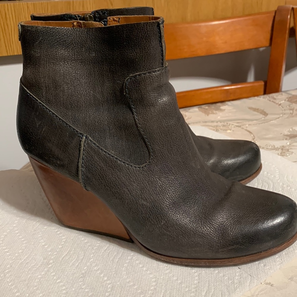 Kork-Ease Michelle wedge boots blue gray size 9